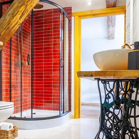 Zakatek Szczescia Eko Farm stay *